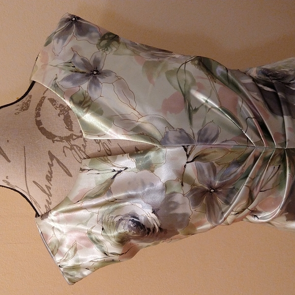 Connected Apparel satiny floral dress Sz 8 - Picture 2 of 10